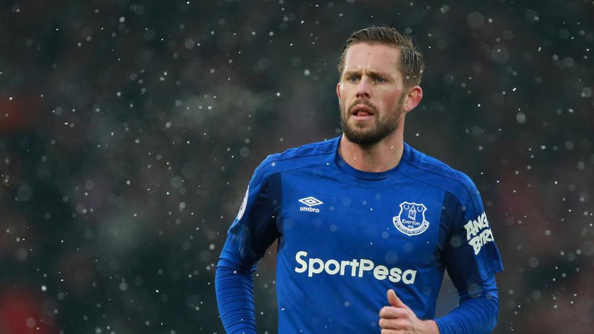 里昂中场大将伤愈复出,球队期待他的回归,里昂中场三杰是哪三个